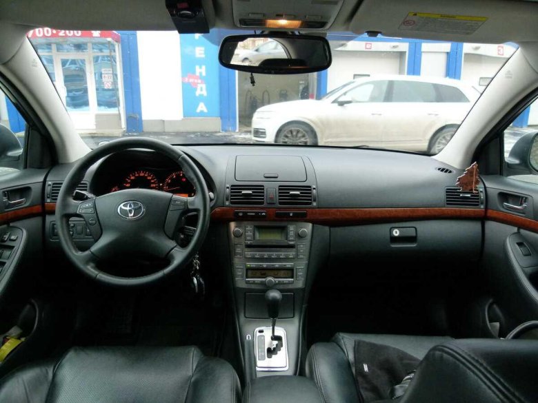 Тойота авенсис 2007 салон