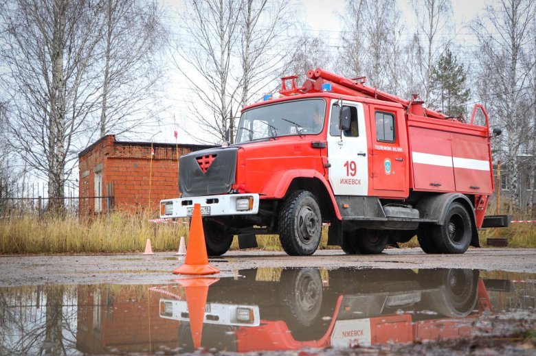 Пожарная машина пожарный