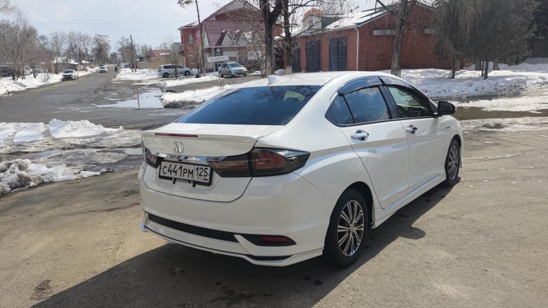 Хонда грейс 2017