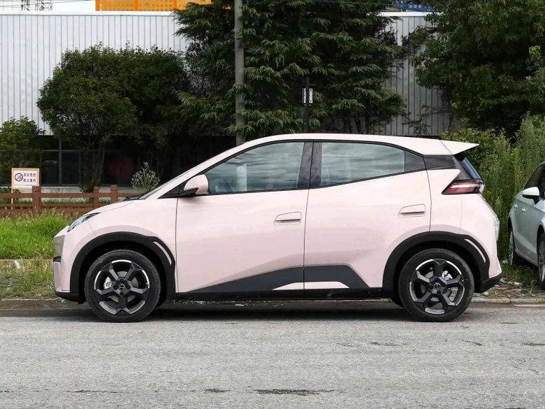 Электромобиль китайский