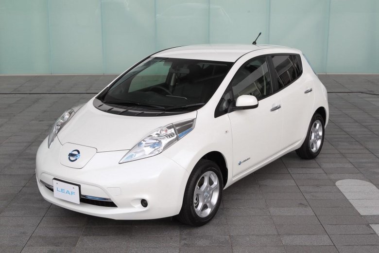 Nissan leaf aze0