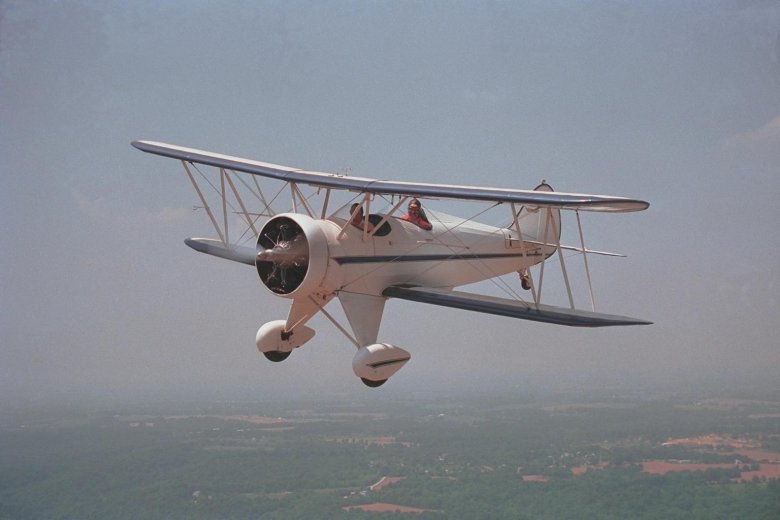 Пассажирский винтовой самолёт биплан