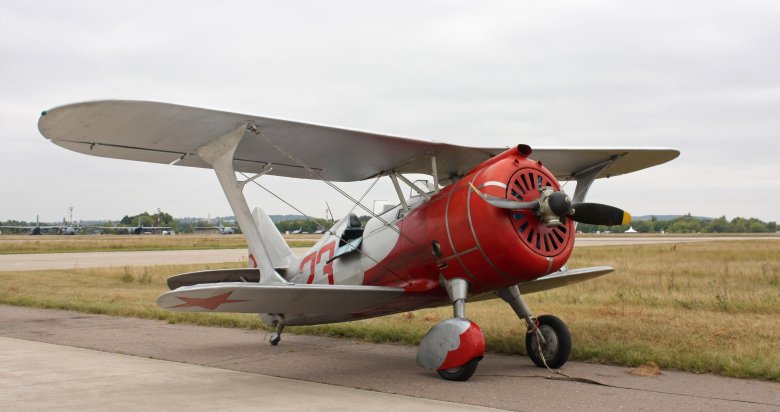 Истребитель биплан и 15