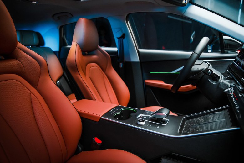 Автомобиль салон