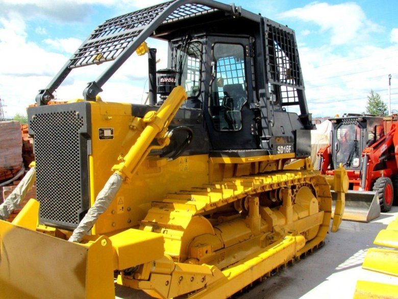 Гусеничный бульдозер