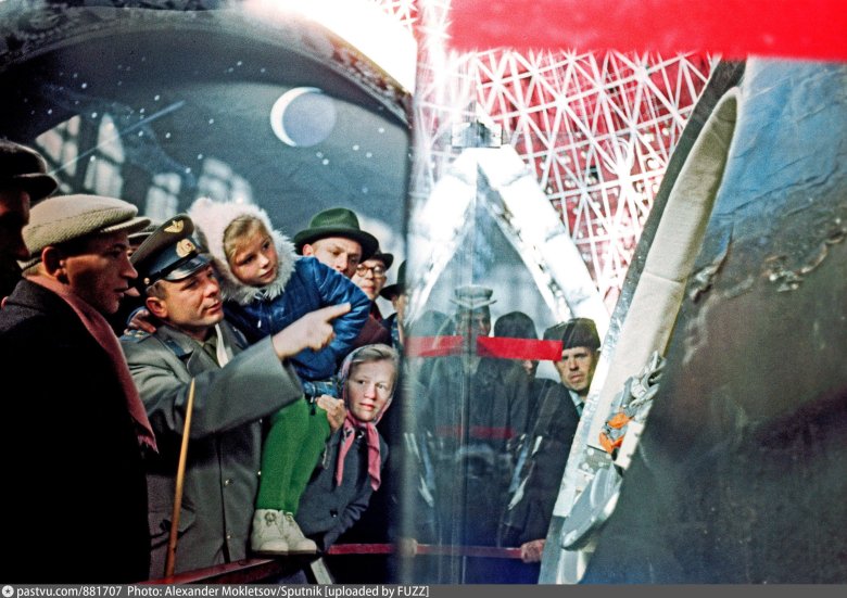 Павильон космос на вднх гагарин