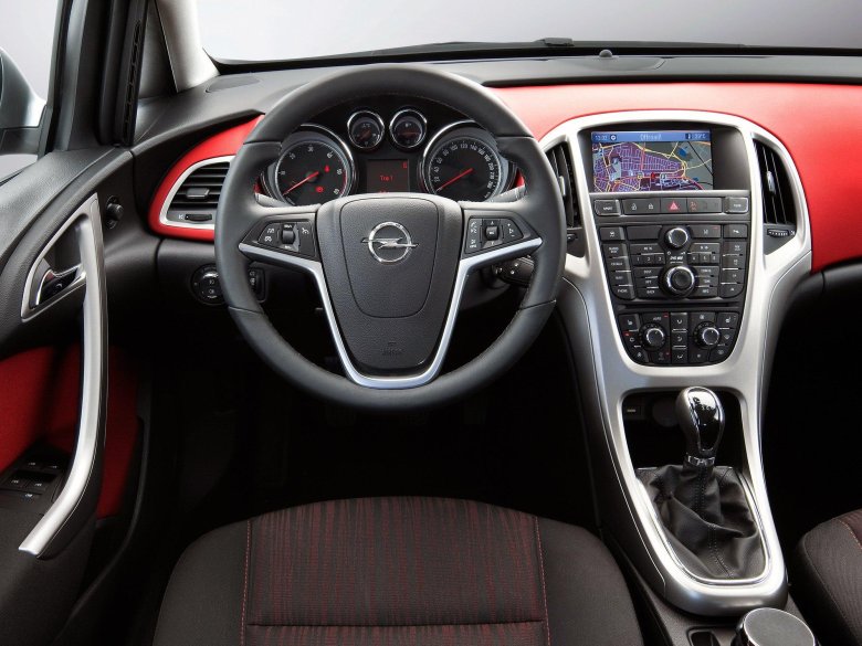 Opel astra 2010 салон
