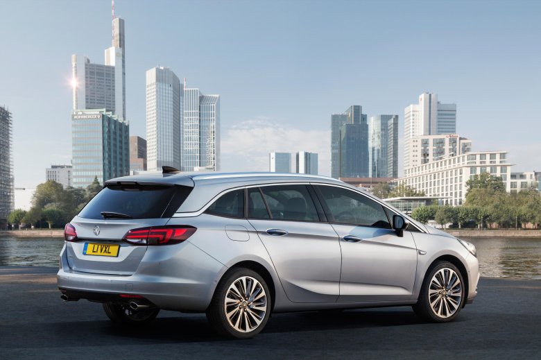 Opel astra sports tourer 2015