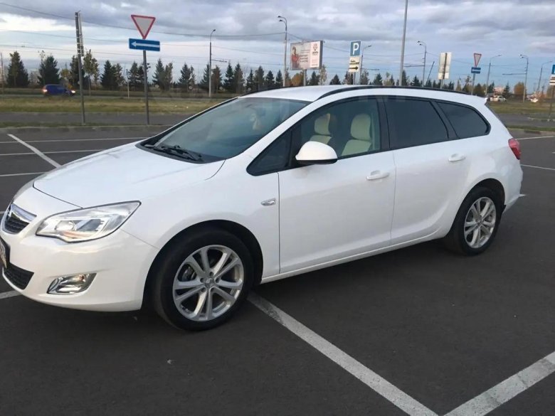 Opel astra универсал