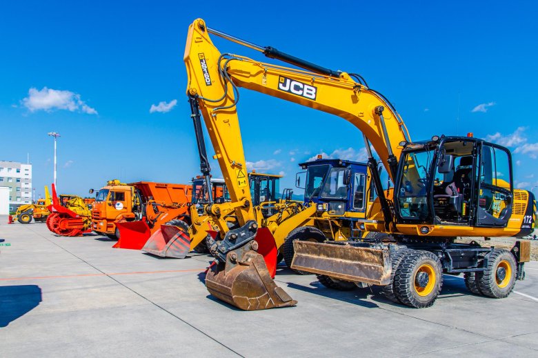 Колесный экскаватор jcb js160w