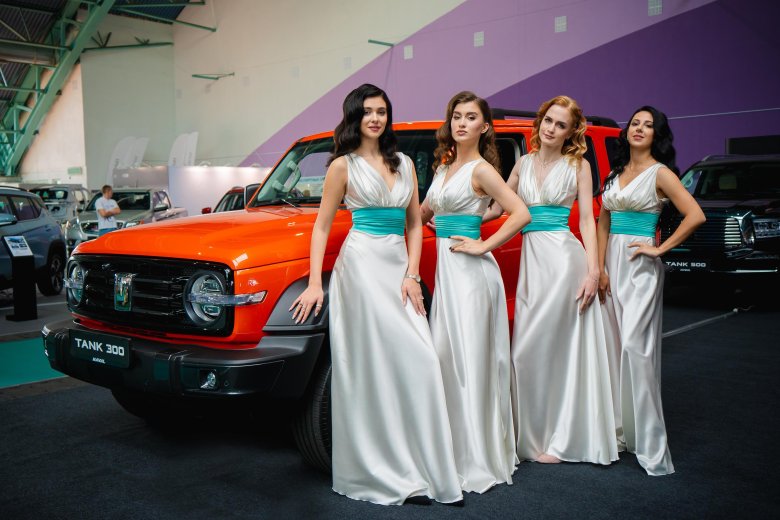 Девушки автосалонов