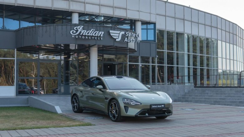 Автомобиль xiaomi su 7