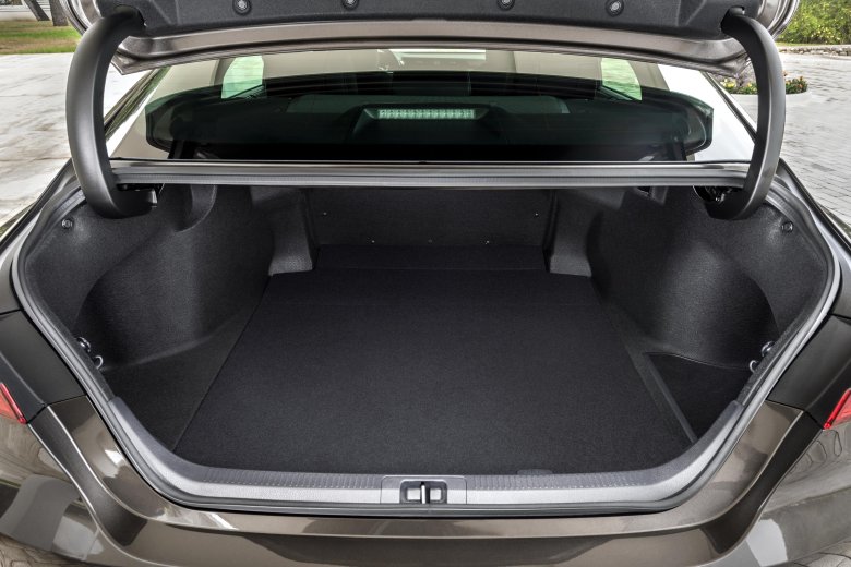 Toyota camry 2021 багажник