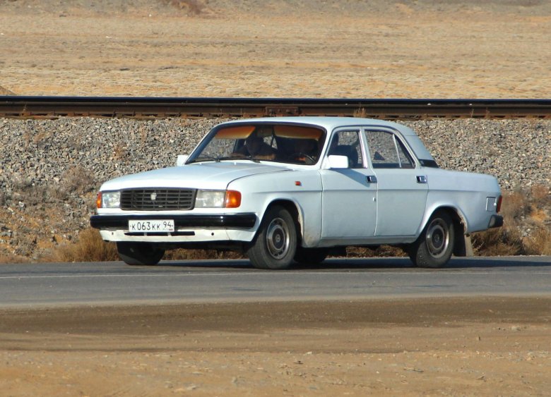 Газ 31029 белая