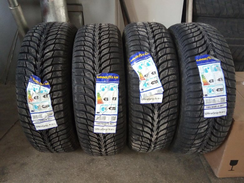 Goodyear ultragrip ice 2 215