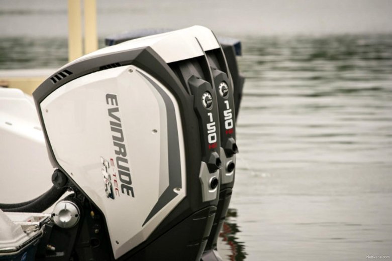 Самый мощный лодочный мотор эвинруд