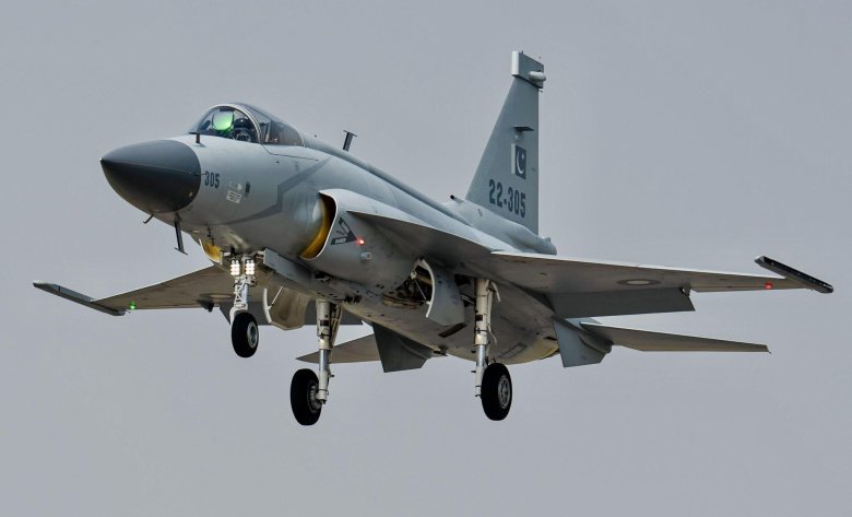 Пакистанский истребитель jf-17