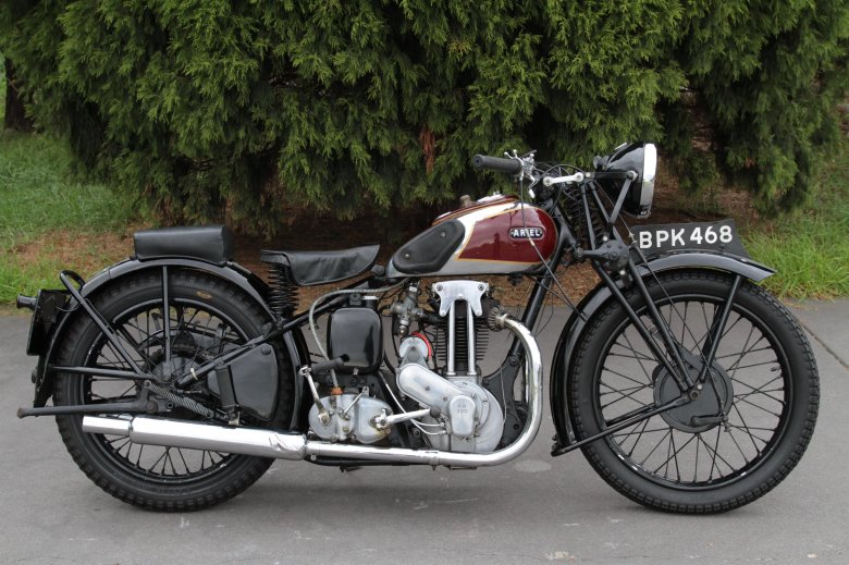 Мотоцикл красный