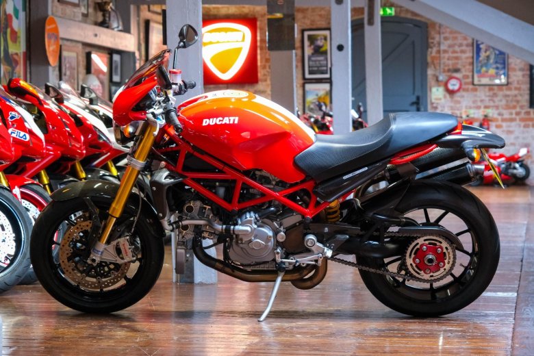 Ducati monster 1000