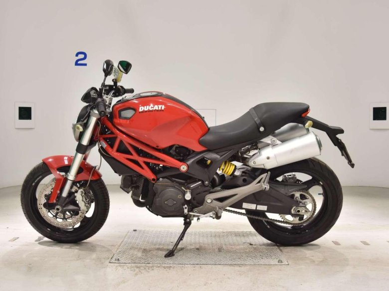 Ducati monster 696
