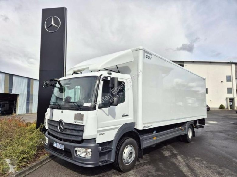 Мерсесбенц атего