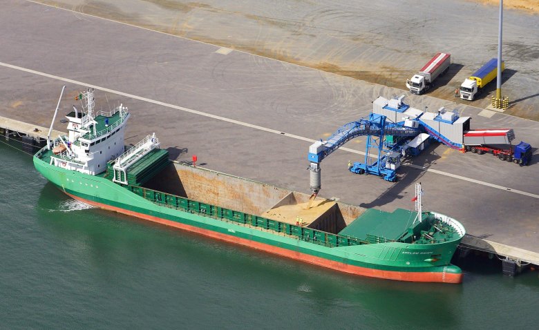 Погрузка зерна на судно