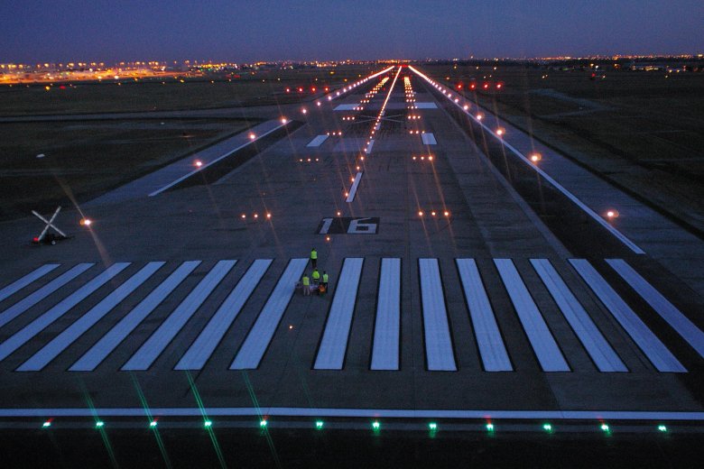 Взлетно посадочная полоса