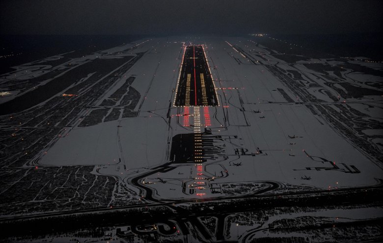 Огни впп аэродрома левашово