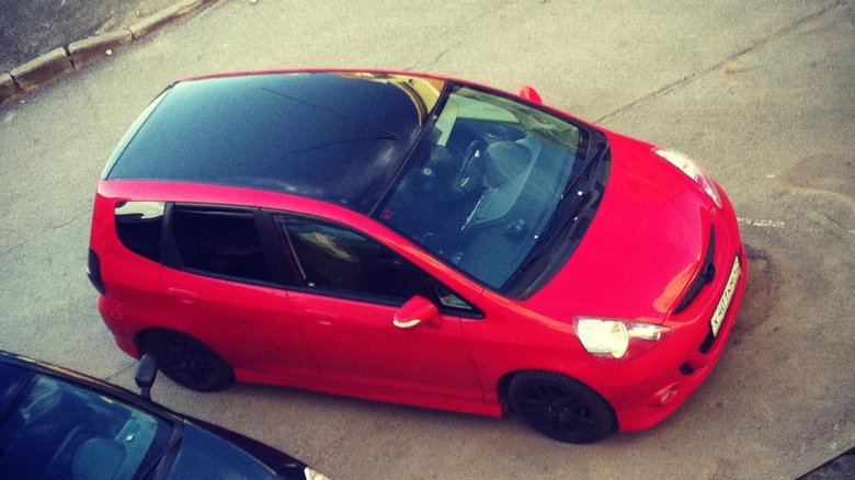 Хонда фит красная