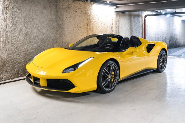 Ferrari 488 spider