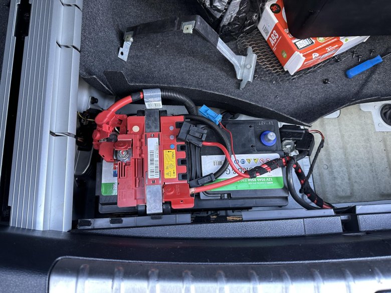 61212346800 аккумулятор bmw