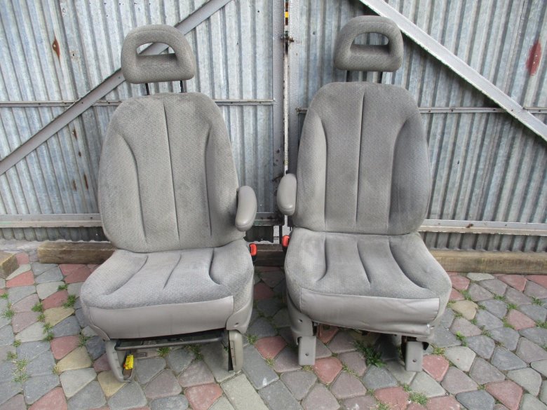 Капитанские кресла крайслер вояджер