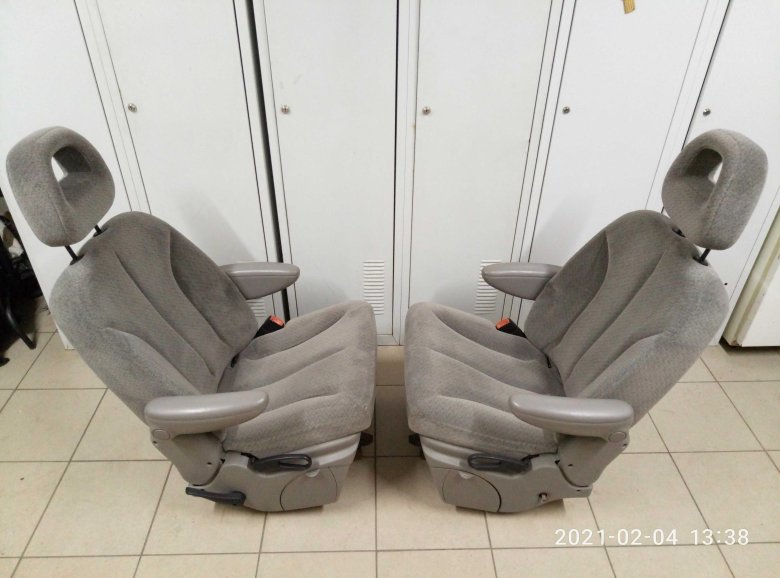 Додж караван капитанские кресла