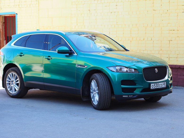 Ягуар кроссовер