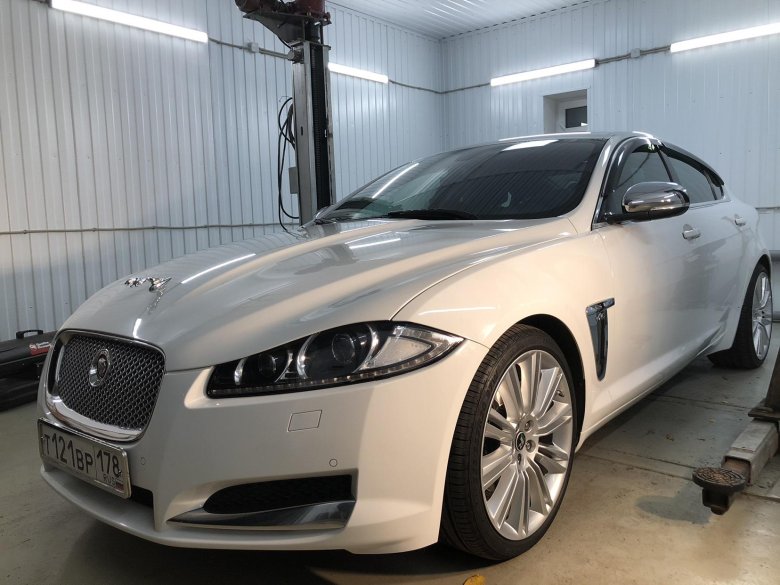 Jaguar xf 2013