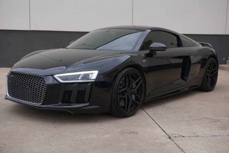 Audi r8 v10 black