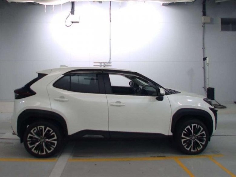 Тойота ярис кросс 2020