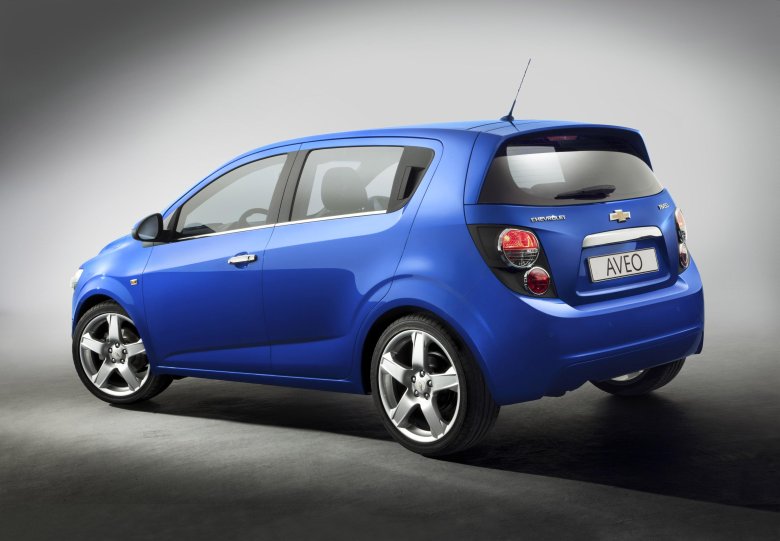 Chevrolet aveo hatchback 2012