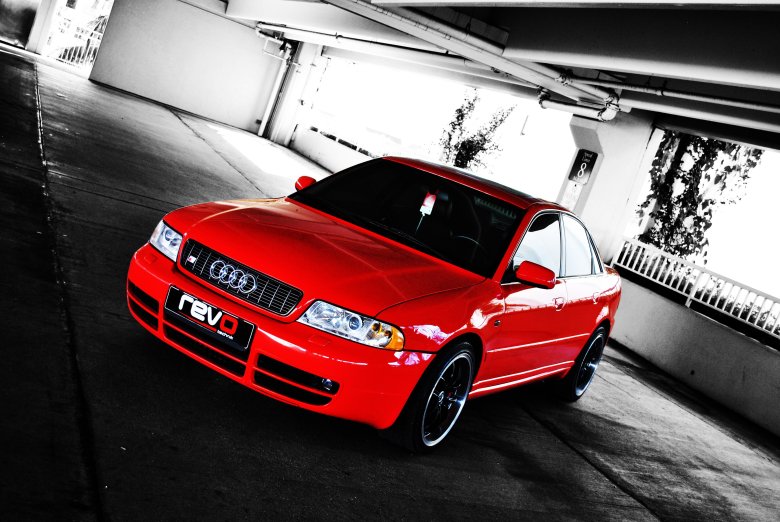 Ауди s4 красная