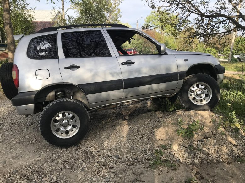 235/75 r15 chevrolet niva