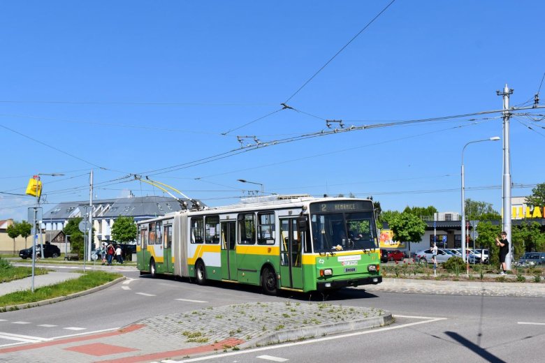 Троллейбус шкода 14тр