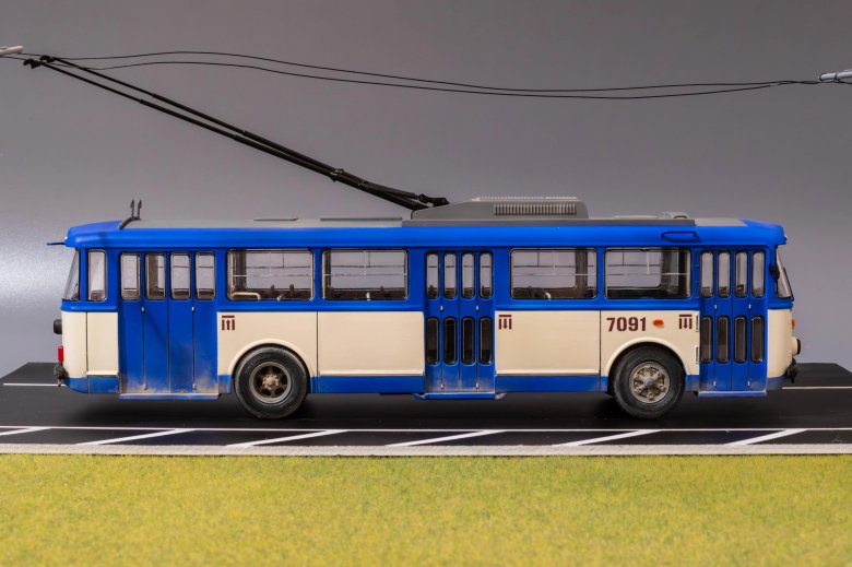 Модель троллейбуса зиу 682