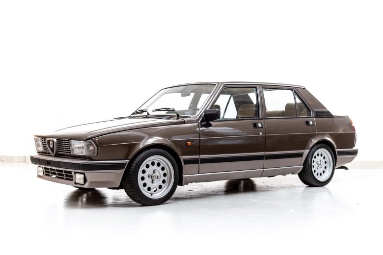 Alfa romeo 75 1985