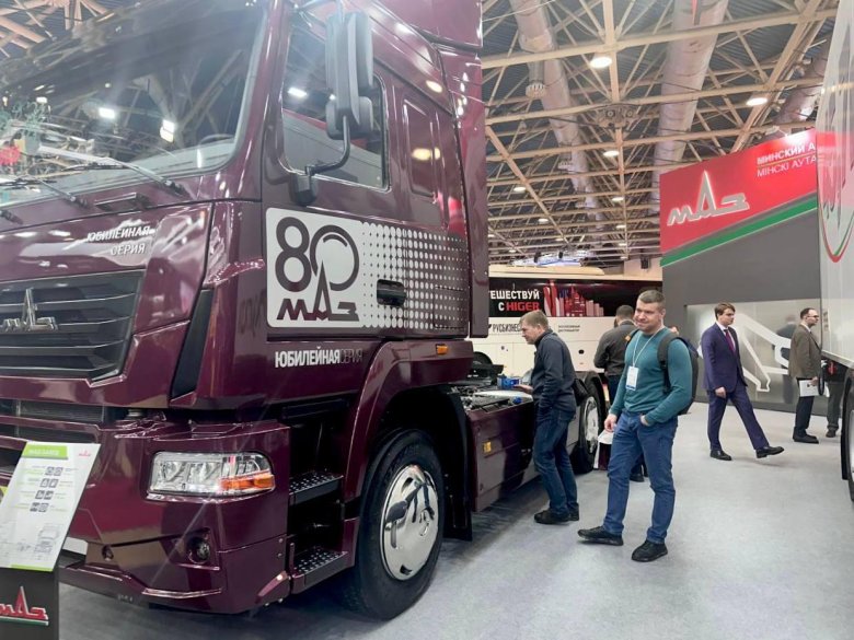 Седельный тягач маз