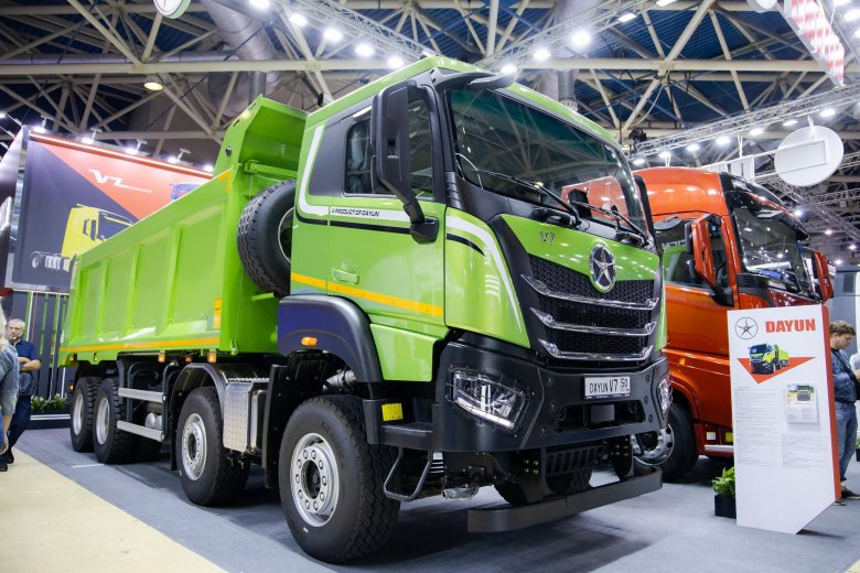 Грузовик самосвал