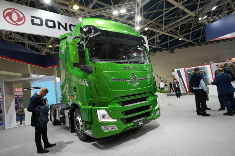 Тягач dongfeng