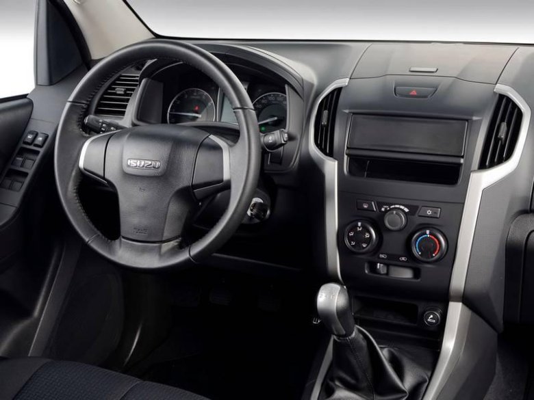 Isuzu d-max 2022 салон