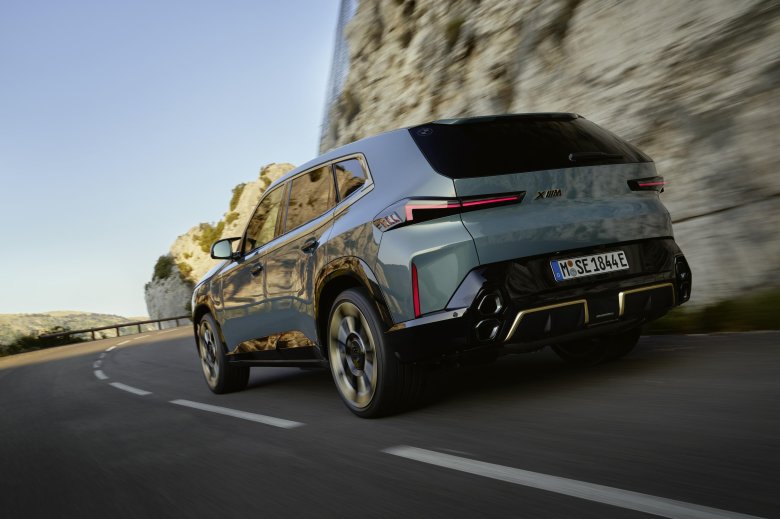 Новый bmw xm 2023