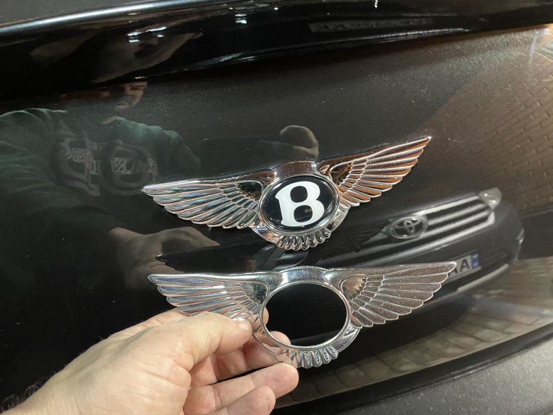 Бентли значок на капоте