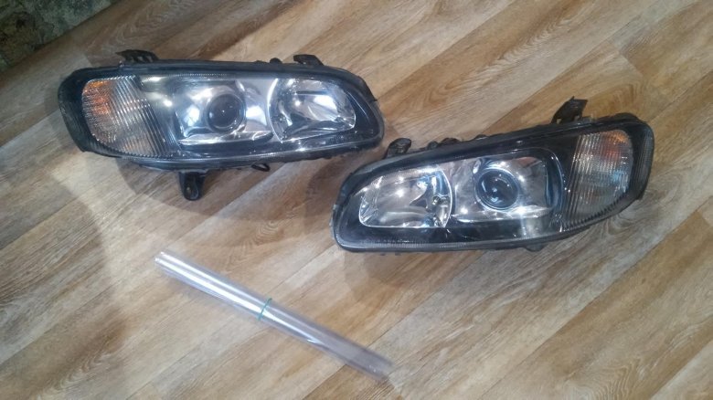 Фара омега б